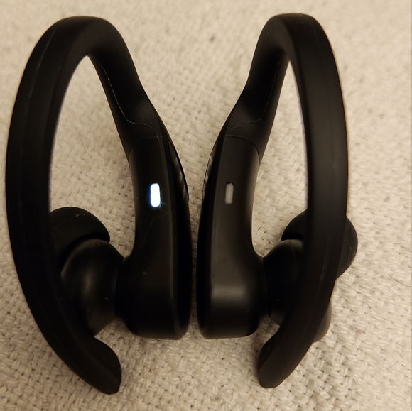 NIB Wrap around the ear Bluetooth Earbuds/Earphones - Picture 5 of 13